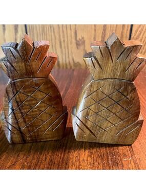 Vintage Carved Wood Pineapple Salt And Pepper Shakers Kitchen Decor